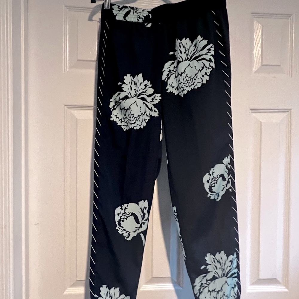 J. Crew floral print pant. Size 4